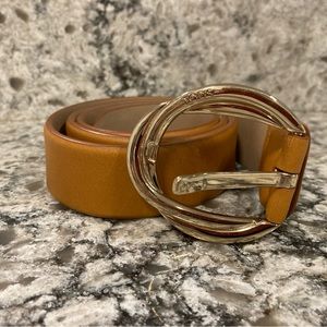 Tod’s women’s belt.